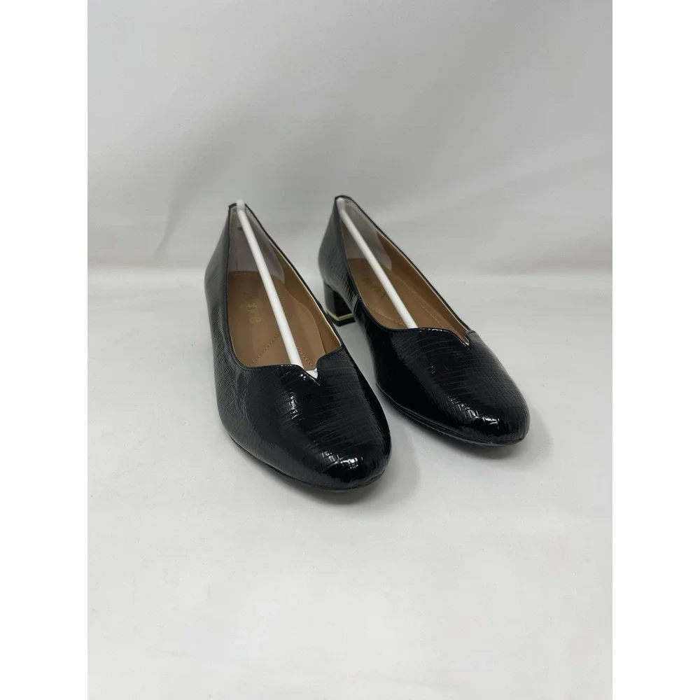 J Renee Women Size 8 Black Closed Toe Heels Lizard Print